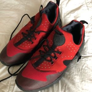 Nike Men’s Air Huarache Utility Shoe